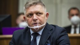 Robert Fico  ismételten együttműködést ajánlott a Hlas-SD-nek és az SNS-nek