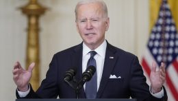 Joe Biden telefonon egyeztetett Benjámín Netanjáhúval