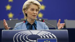 Ukrajnát újra kell építeni, mondta Ursula von der Leyen