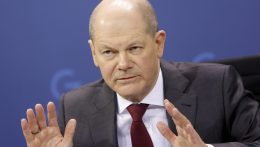 Scholz: száz év múlva is érezhetők lesznek a háború következményei Ukrajnában