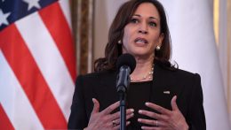 Kamala Harris Lengyelországban