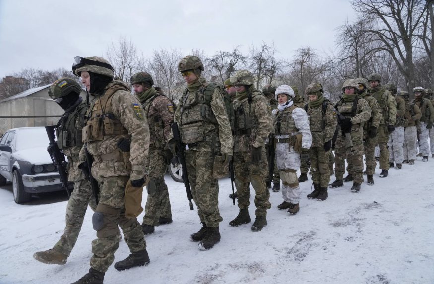 Önkéntesek ukránjában: mindkét oldalon