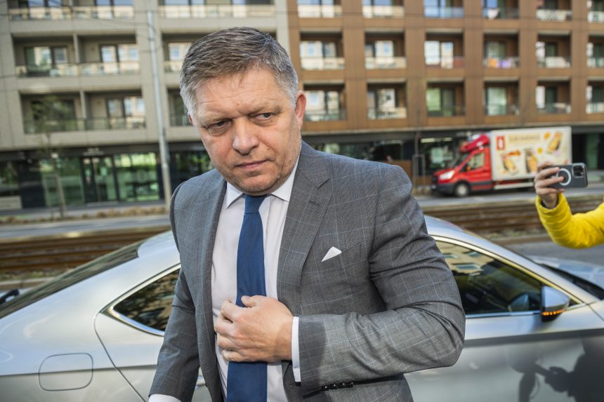 Robert Fico az ország érdekei védelmére szólította fel a kormányt