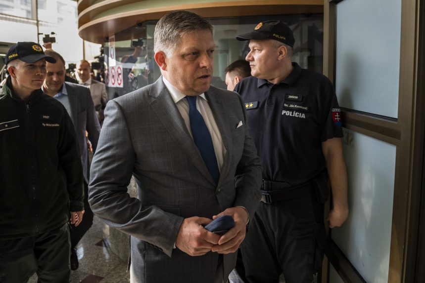 Nem volt hajlandó vallomást tenni Robert Fico, volt miniszterelnök és a Smer-SD vezetője a rendőrségen