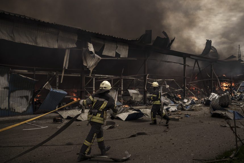 Két civil vesztette életét Harkiv szombati bombázásában