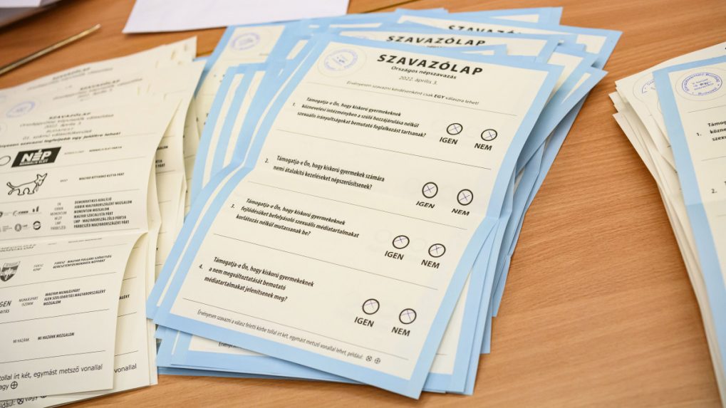 Érvénytelen volt a magyarországi gyermekvédelmi népszavazás