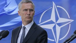 NATO-főtitkár: Minden tagállam egyetért abban, hogy Ukrajna a szövetség tagja lesz