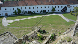 A lévai vár területén található Dobó-kastély felújítását készíti elő a város.