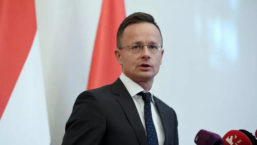 Szijjártó Péter : elegünk van a nyugatról érkező kritikákból