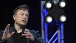 Elon Musk elutasítja a feltevést, hogy az orosz hadsereg hozzáférne a Starlink műholdas internetszolgáltatáshoz