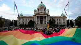 Az emberjogi biztos szerint aggasztó, hogy a szerb belügyminisztérium betiltja az Europride felvonulást