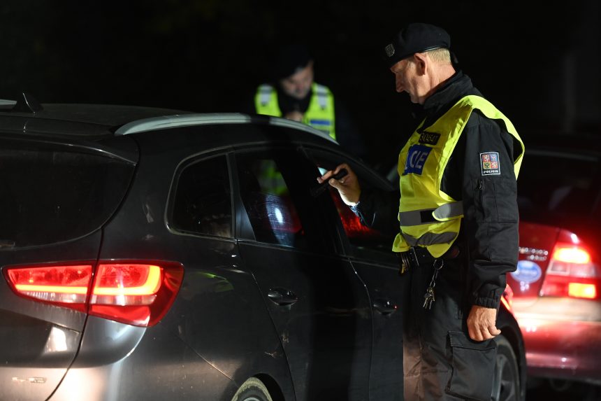 Megkezdődött a határellenőrzés a cseh-szlovák határon