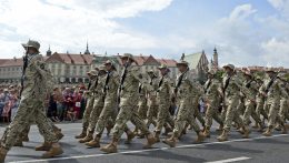 Egynapos katonai kiképzést ajánl a lengyel hadsereg az ország állampolgárainak