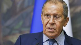 Lavrov szerint a NATO felfedi valódi szándékait