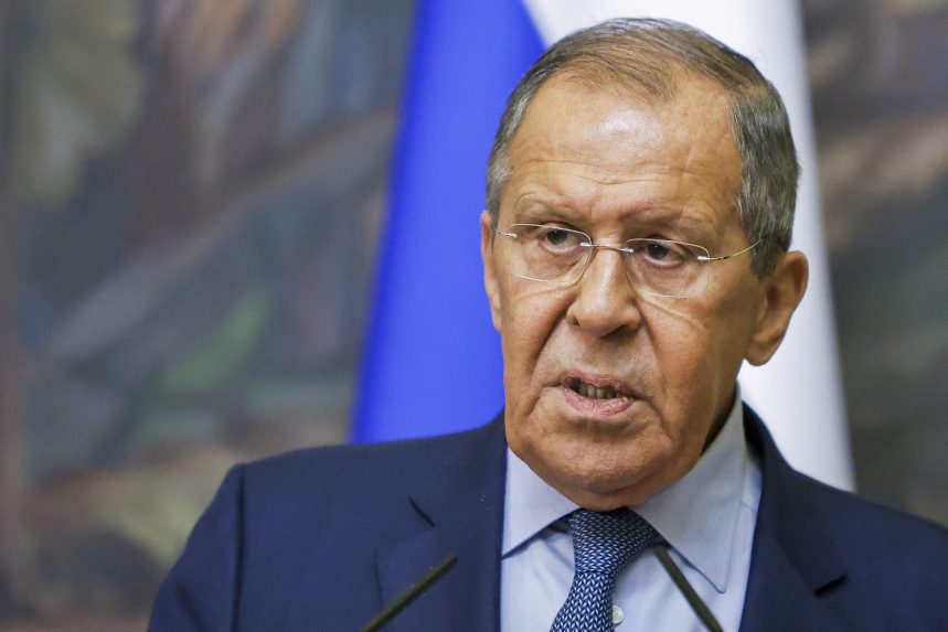 Lavrov szerint a NATO felfedi valódi szándékait