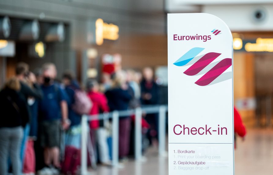 Hetvenkét órás sztrájk indult az Eurowings német légitársaságnál