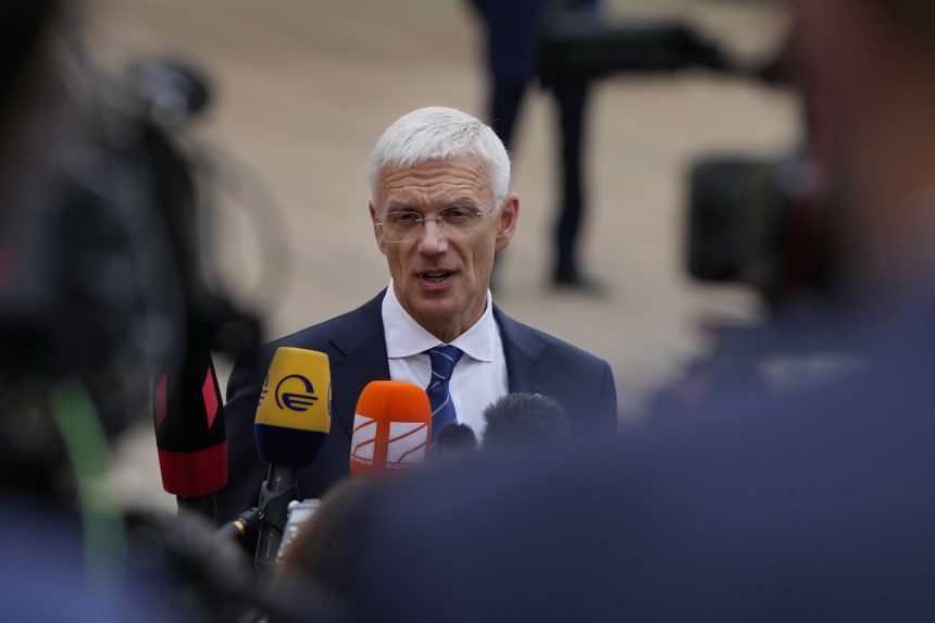 A lett miniszterelnök leállítaná a turistavízumok kiadását orosz állampolgároknak