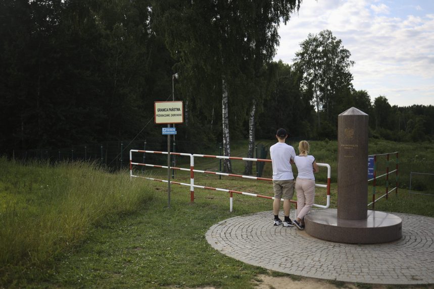 A lengyelek megerősítették az Oroszországgal közös határszakaszukat