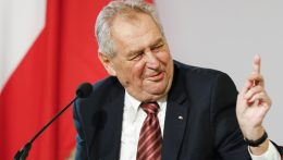 Zeman: Csehországnak folytatnia kell Ukrajna megsegítését