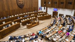 Folytatódik a parlament családbarát adatkozása