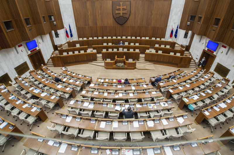 Újra megpróbálják megnyitni a parlament rendkívüli ülését