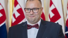 Letette ombudsmani esküjét Róbert Dobrovodský