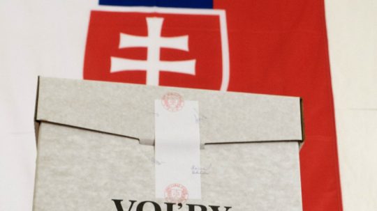 Este nyolc óráig lehet szavazni a szombati összevont választásokon