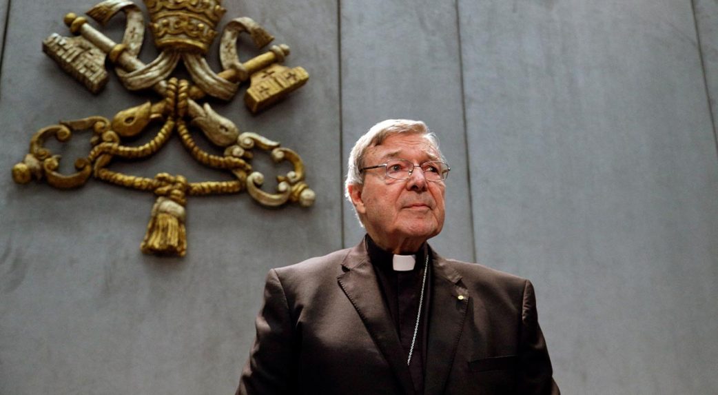 Elhunyt George Pell bíboros, Ferenc pápa konzervatív tanácsadója, akit alaptalanul hurcoltak meg