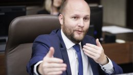 Matovičtól eltérő, Hegerrel azonos politikát képvisel Jaroslav Naď