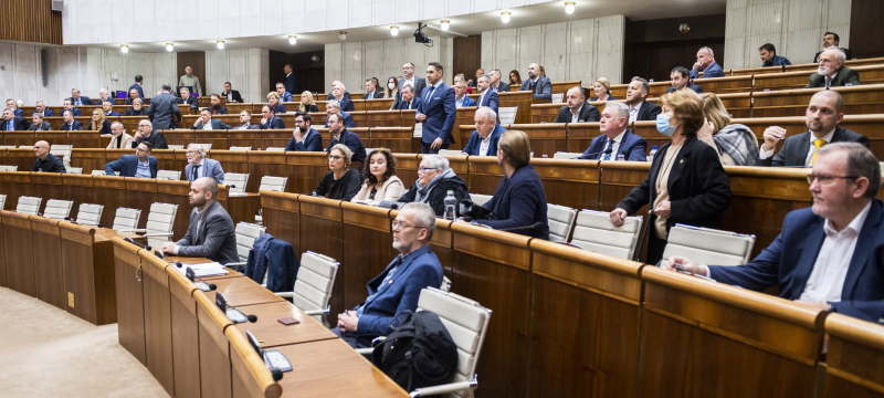 A parlament növelné az FPU és az AVF felügyelőbizottságai tagjainak számát