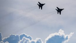 A parlament külügyi bizottsága is foglalkozik ma a MiG-29-es vadászgépek Ukrajnának való átadásának körülményeivel