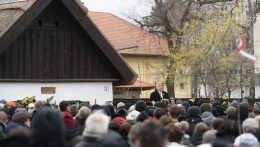 Orbán: Minden magyarban van egy kis Petőfi