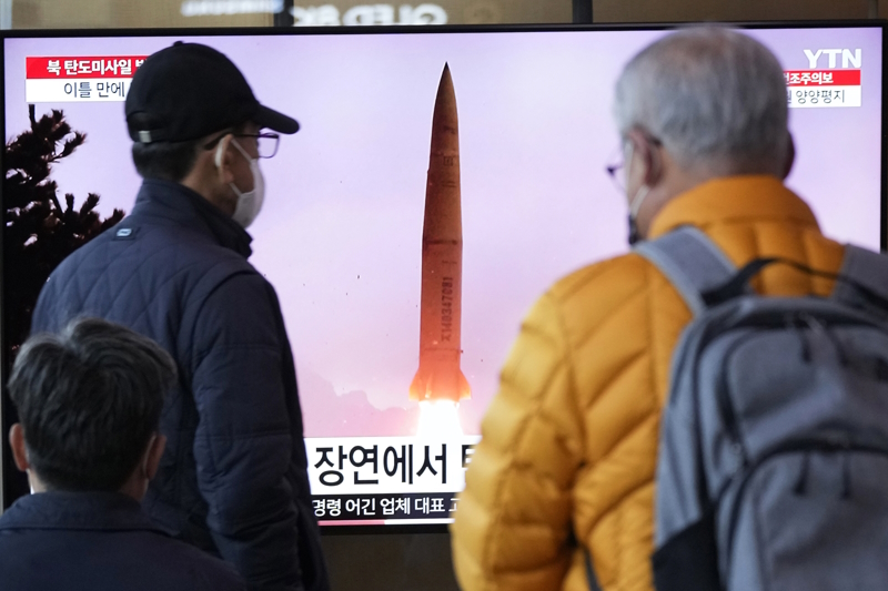 Hatalmas hatótávolságú interkontinentális ballisztikus rakétát lőtt ki Észak-Korea