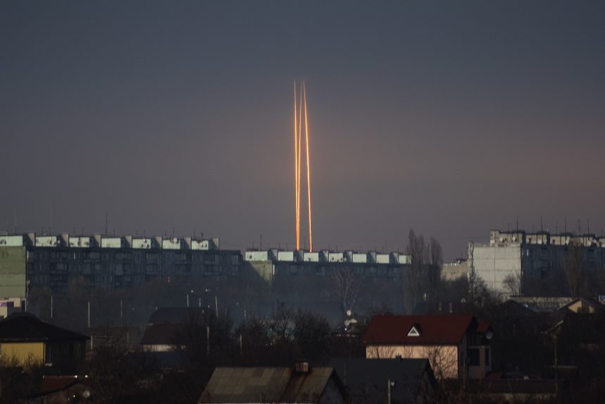 Orosz rakétacsapás ért egy kremencsuki nyaralóövezetet