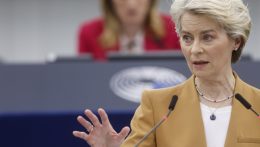 Ursula von der Leyen is örül a vészhelyzet végének