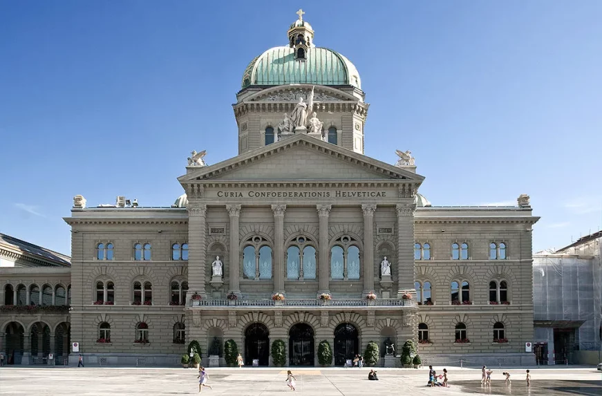 Svájc továbbra se szállít fegyvert harmadik országba