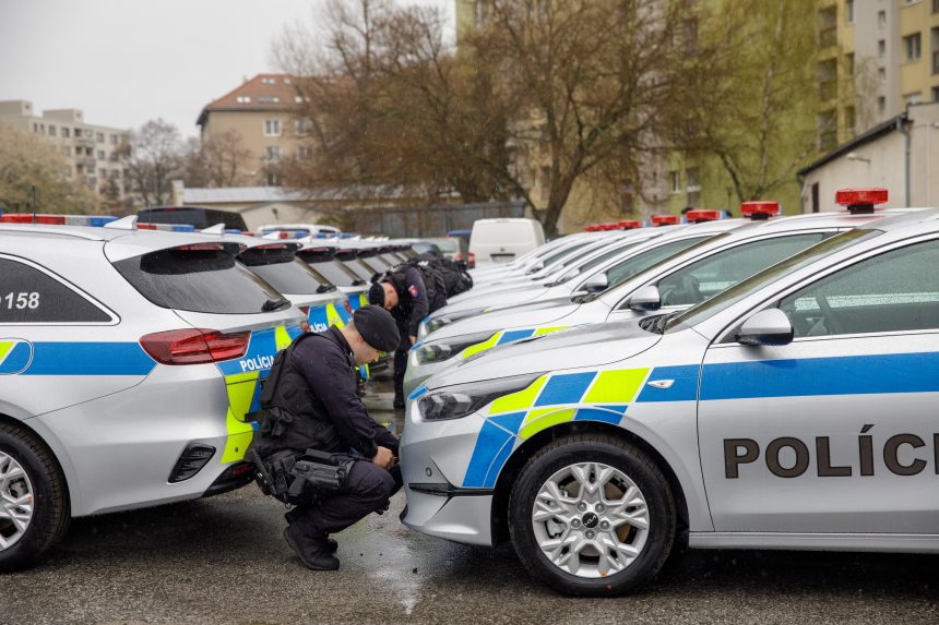 37 új autót osztott szét a belügyi tárca a rendőrök között