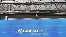 Globsec: A NATO-nak meg kell védenie az egész keleti szárnyat, és technológiákat kell alkalmaznia