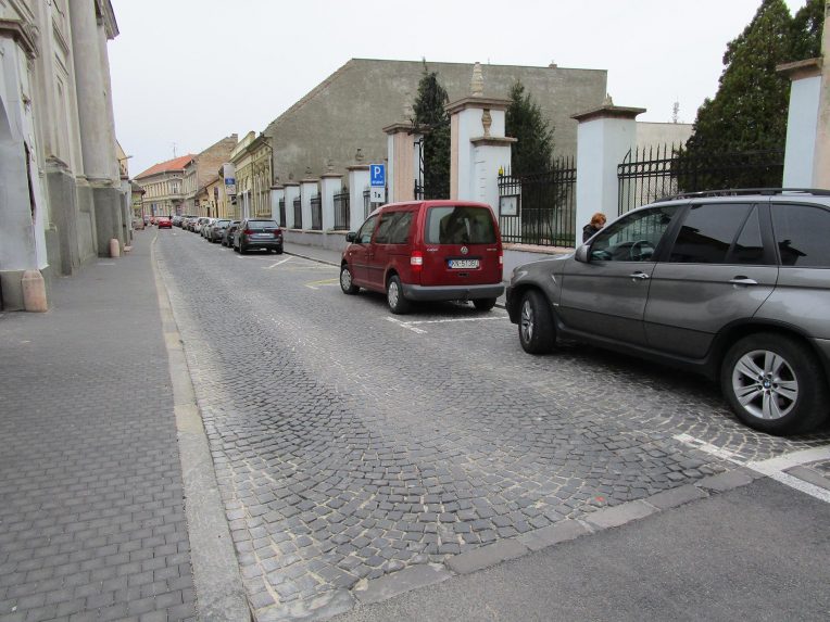 Befejeződött az utak és a járdák felújítása Komáromban