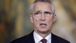 Stoltenberg: Az amerikai támogatás késedelme meggyengítette az ukrán erőket