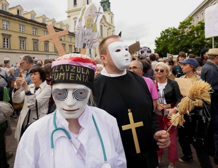 A lengyeleknél ismét az abortuszjog határozza meg a közbeszédet