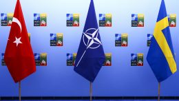 Az EU vezető politikusai februárban a NATO-val a védelmi kélrdésekről fognak tárgyalni