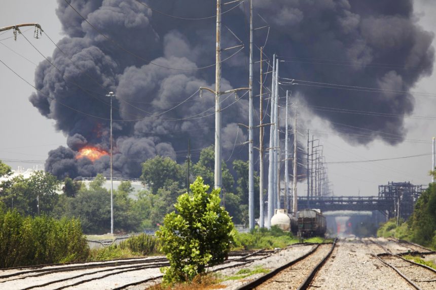 Több száz erdőtűz tombolt a hétvégén Louisianában