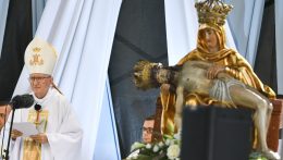 Parolin: Kérjük a Szűzanyát, hogy tartsa egységben Szlovákiát