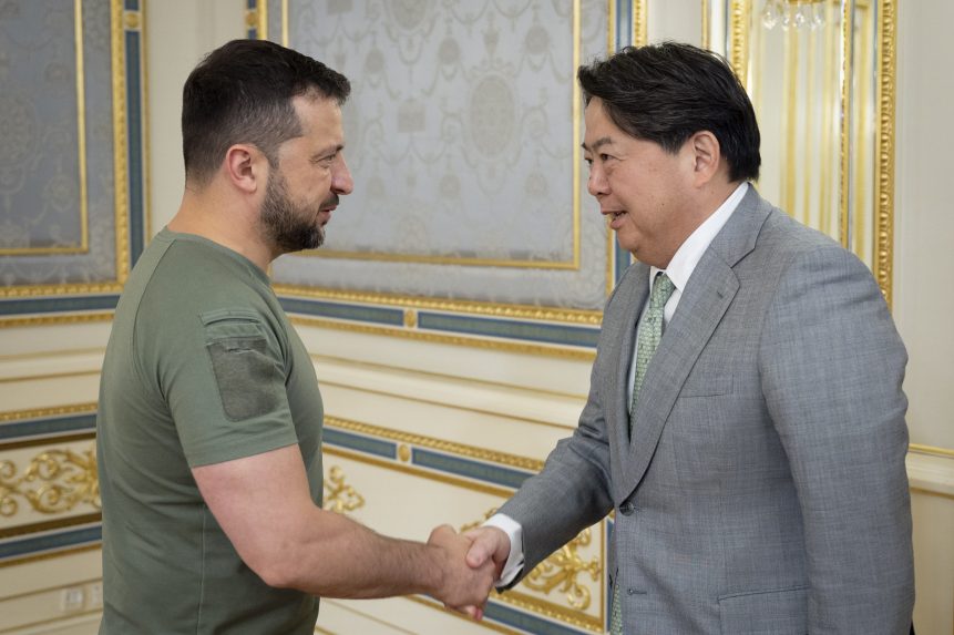 Váratlanul Kijevbe érkezett a japán külügyminiszter