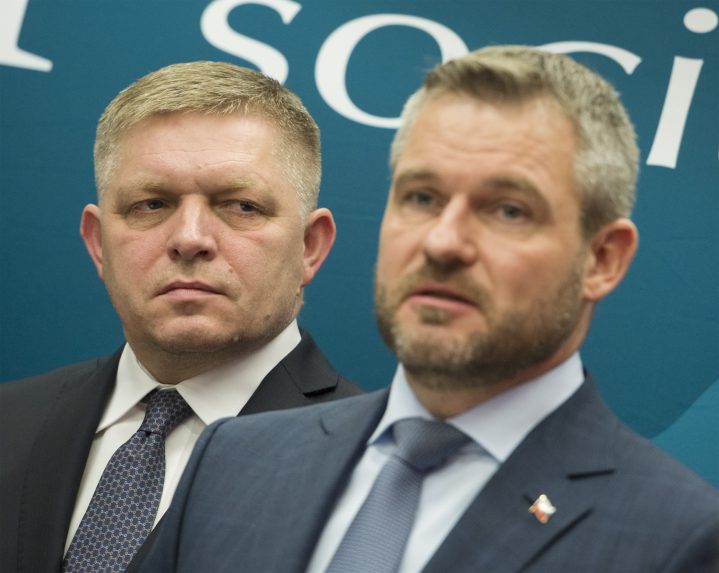 Az Európai Szocialisták felfüggesztették a Smer és a Hlas tagságát
