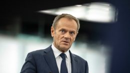 A Donald Tusk vezette lengyel ellenzék kész kormányt alakítani