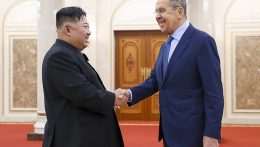 Szergej Lavrov Oroszország támogatásáról biztosította Kim Dzsongunt