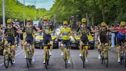 Tour de France a győztes csapat autójából