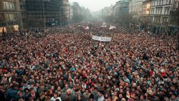 Amikor az ország meghallotta az idők szavát és megízlelhette a felelősséggel is járó szabadság ízét